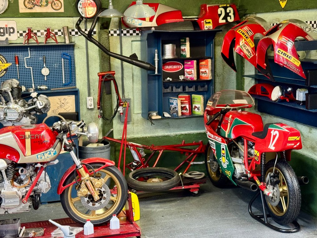 Tamiya, Minichamps 1:12 - 模型摩托车 - Ducati MHR NCR Mike Hailwood - 非常独特的1/12比例摩托车模型场景，MHR NCR MikeHailwood！ #3.2