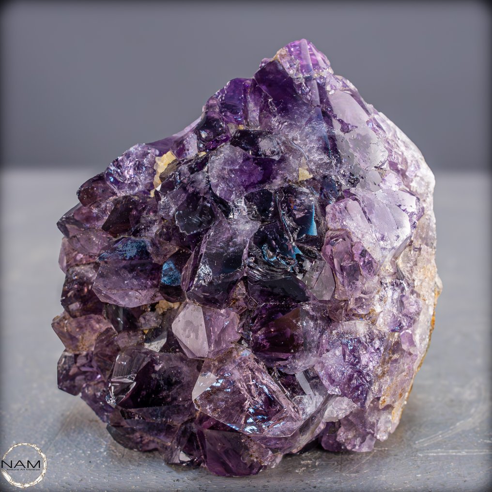 Obélisque d'améthyste – une élégance puissante en violet lumineux Obélisque- 545.08 g #1.0