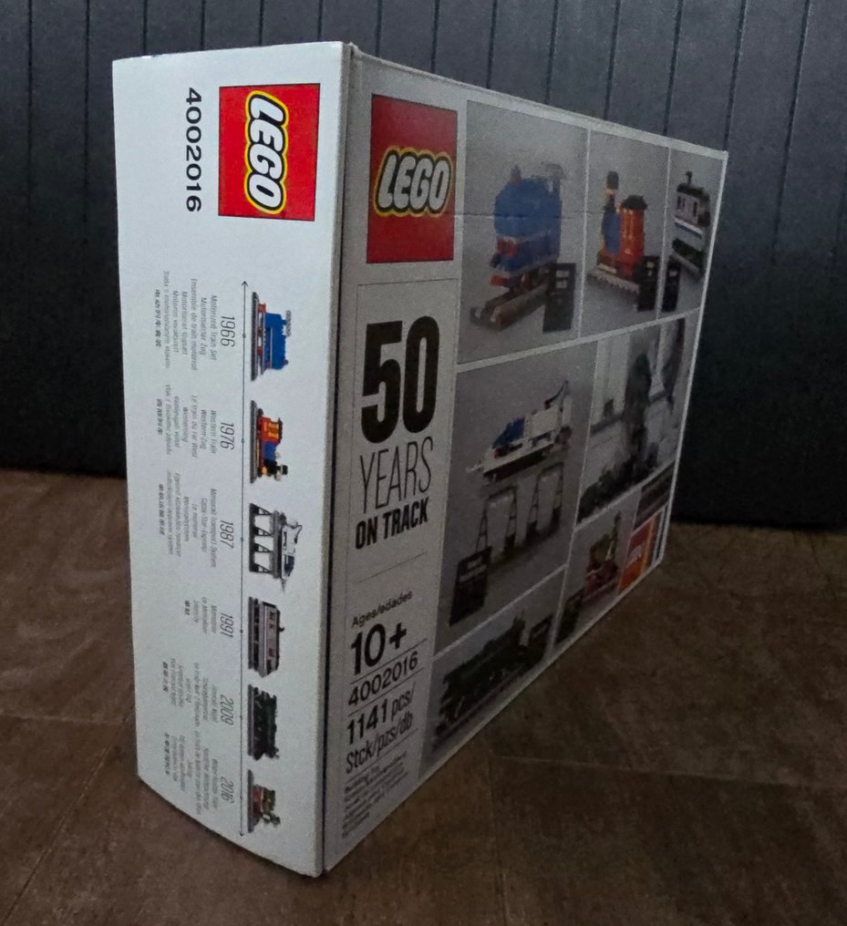 LEGO Set - 4002016 - Seasonal, Train - 50 Years On Track #2.1
