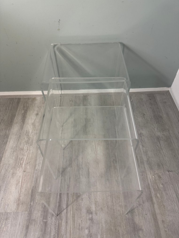 嵌套表 - 有机玻璃 - 三张复古弯曲透明的丙烯酸玻璃边几 #4.3