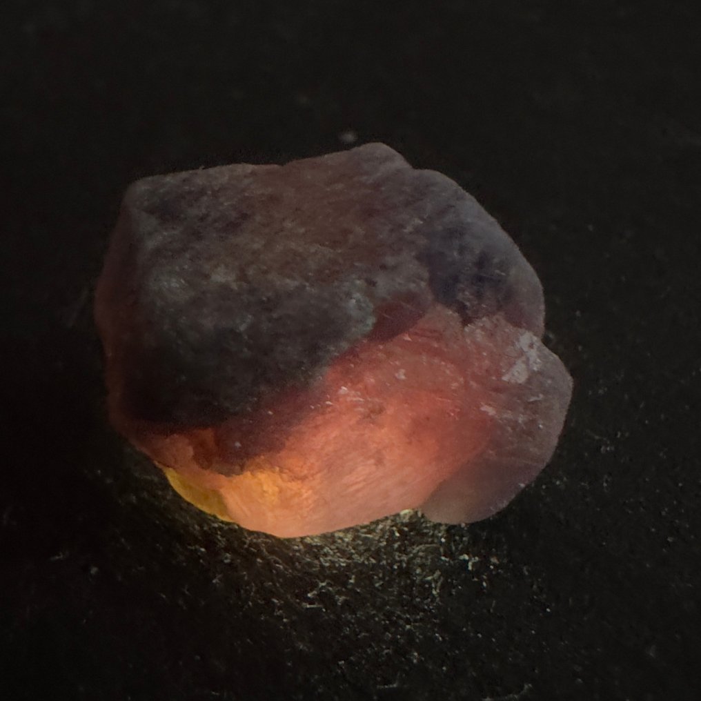 Ζαφείρι Τραχύς - Ύψος: 16 mm - Πλάτος: 11 mm- 5.4 g - (1) #2.1