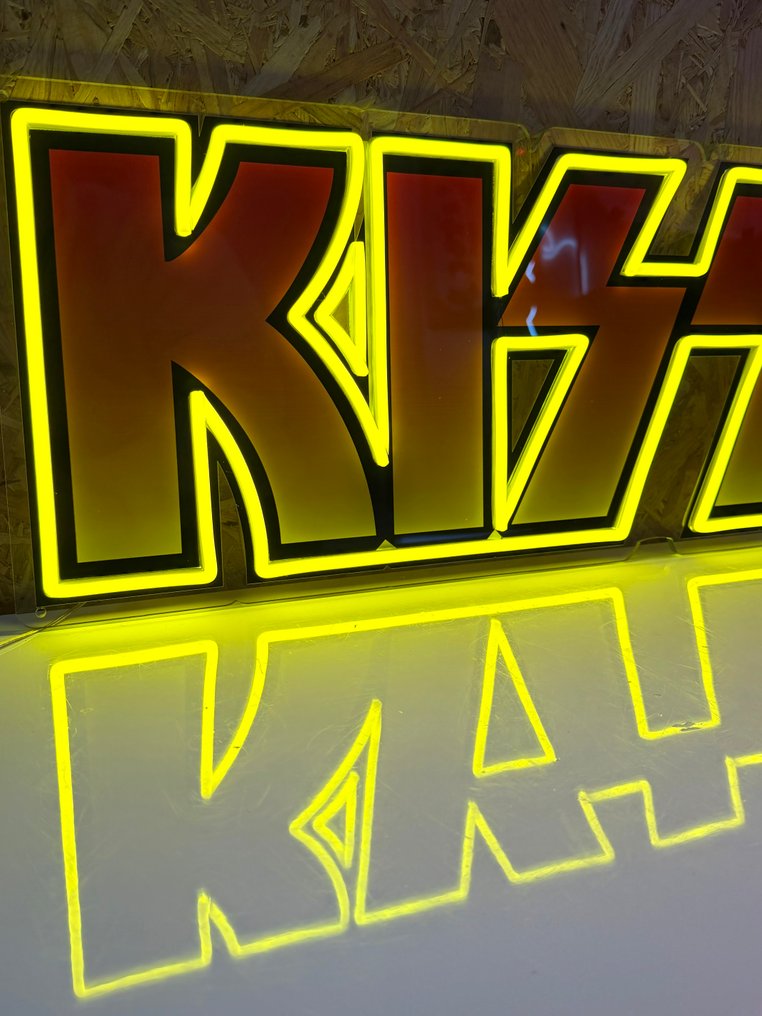 Kiss - Neon light sign - Plexi #3.2