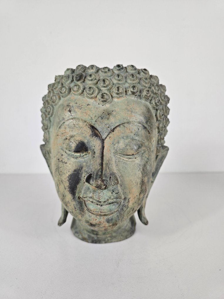 Twee Boeddha hoofden en Bodhisattva op rat - Άγαλμα - Ταϊλάνδη (χωρίς τιμή ασφαλείας) #1.0