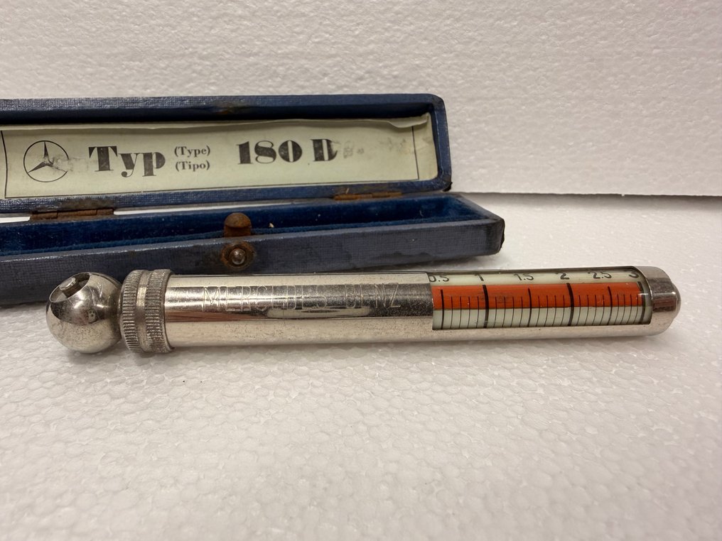 梅赛德斯-奔驰 Typ 180 D – 原装仪表盘 – 经销商/车载工具 – 收藏品 - Mercedes-Benz #2.1