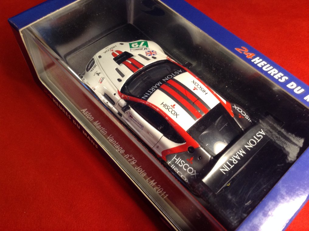 Spark 1:43 - Machetă mașină de curse - ref. #S2544 Aston Martin Vantage V8 GT2 Jota Racing LM GTE Pro Le Mans 2011 #79 - Calitate excelentă - ediție limitată - dificil de găsit astăzi. #2.1