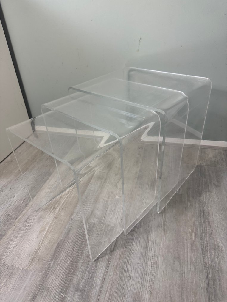 嵌套表 - 有机玻璃 - 三张复古弯曲透明的丙烯酸玻璃边几 #1.0