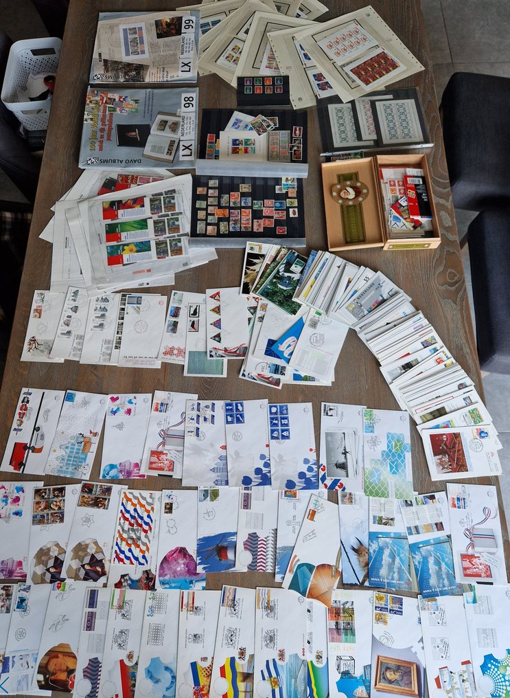 荷蘭 1970/2014 - 大量包括更好的材料，如Euro-FDCs、全新 Amphilex 一叠邮票页和堆叠。 - NVPH #1.0