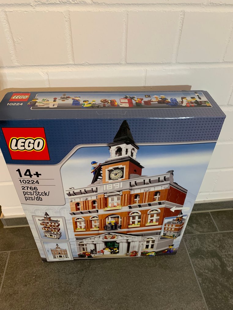 LEGO Set - 10224 - Creator Expert - Town Hall #1.0
