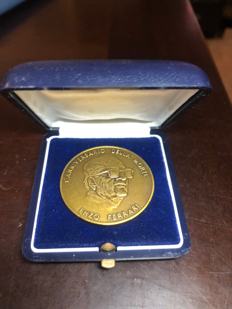 Emblem - Ferrari - moneta enzo Ferrari In bronzo - 2000 #3.2