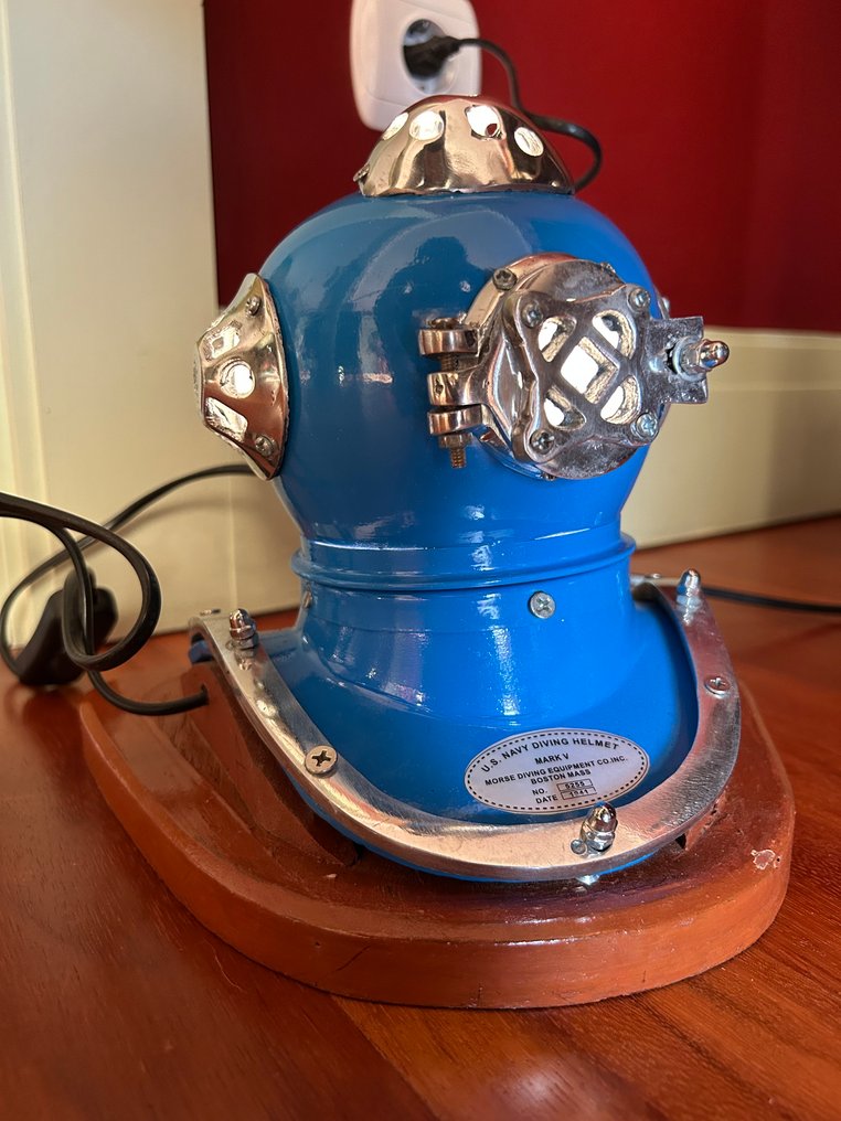 Κράνος καταδύσεων - UNIQUE DIVING HELMET AND LAMP - Χάλυβας, Σμάλτο, Ορείχαλκος, Ξύλο #1.0