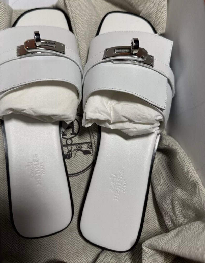 Hermès - Flat sandals - Size: EU 37 #3.2