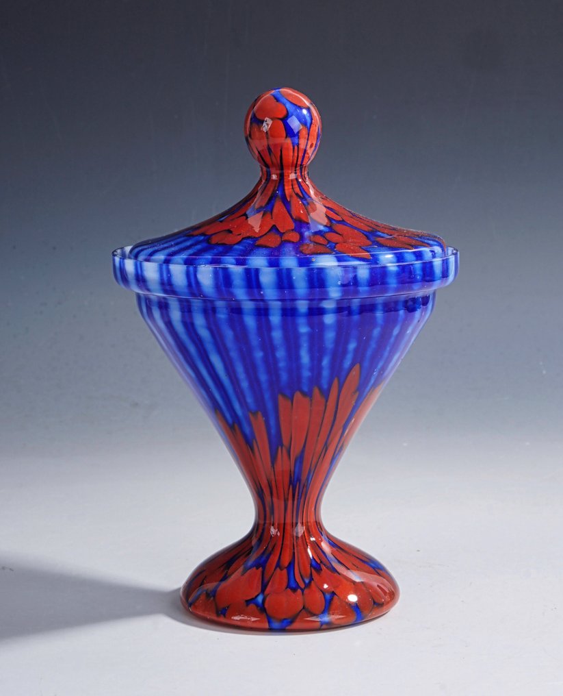 Franz Welz klostermühle (attrib.) - Vase - Art Deco gedekte coupe i spatterglass, Bohemen, circa 1920–1930. - Glass #2.1