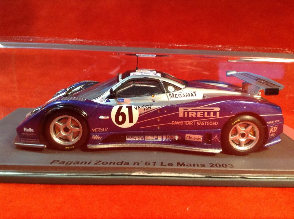 Spark 1:43 - Modelracerbil - ref. #SCZP04 Pagani Zonda GR1 GTS "Pirelli" Le Mans 2003 #61 M.Hezemans/Kumpen/Hart - Fremragende kvalitet - begrænset udgave - svær at finde i dag. #1.0