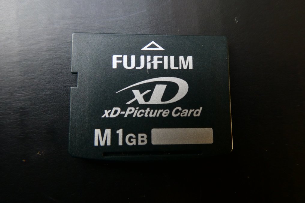 Olympus en Fujifilm XD kaartjes in totaal 4 en 1x micro sd-XD adapter. Memory card #3.2