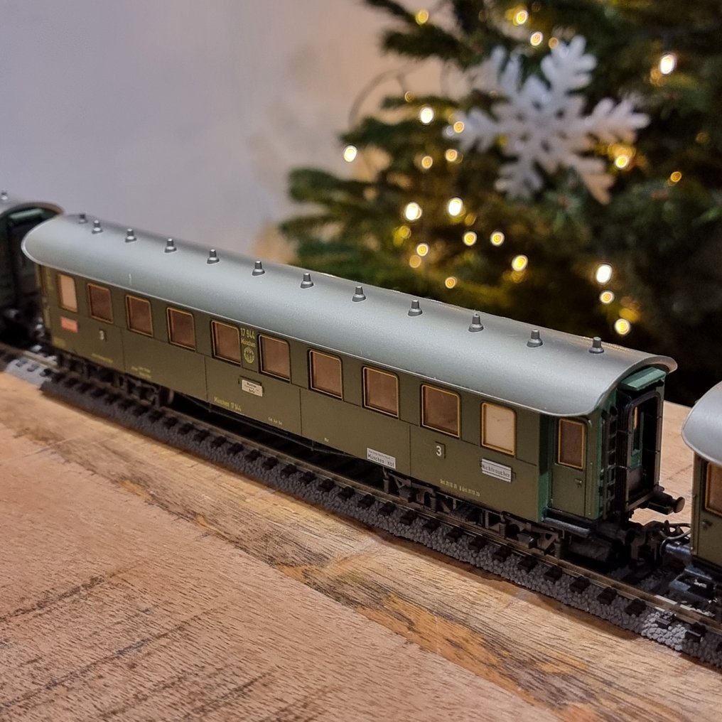Märklin H0 - Voie ferrée pour trains miniatures (3) - Ensemble de trois voitures vertes à l'échelle H0. Pas de moteurs, voitures de passagers. - DB #2.1