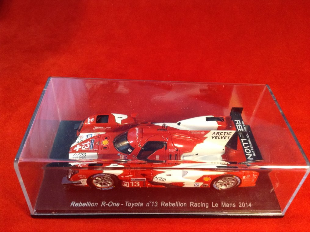 Spark 1:43 - Machetă mașină de curse - ref. #S4207 Rebellion R-One Toyota LMP1 Le Mans 2014 #13 Krailhamer/Belicchi/Leimer - Calitate excelentă - ediție limitată - dificil de găsit astăzi. #1.0