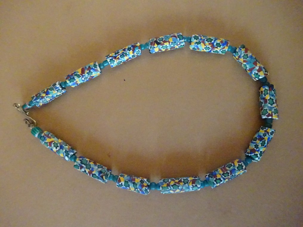 Collier de 13 perles en Murano, type Millefiori / Mosaïque, datant d'environ 1920, Ghana #4.3