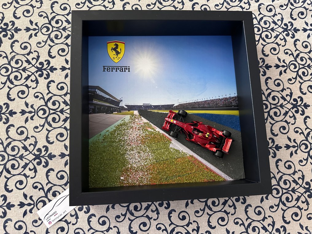 Artwork - Ferrari - Ferrari formula 1 f2007 Kimi Raikkonen 1/43 - Leonard C. D. - unico numerato diorama - 2025 #2.1