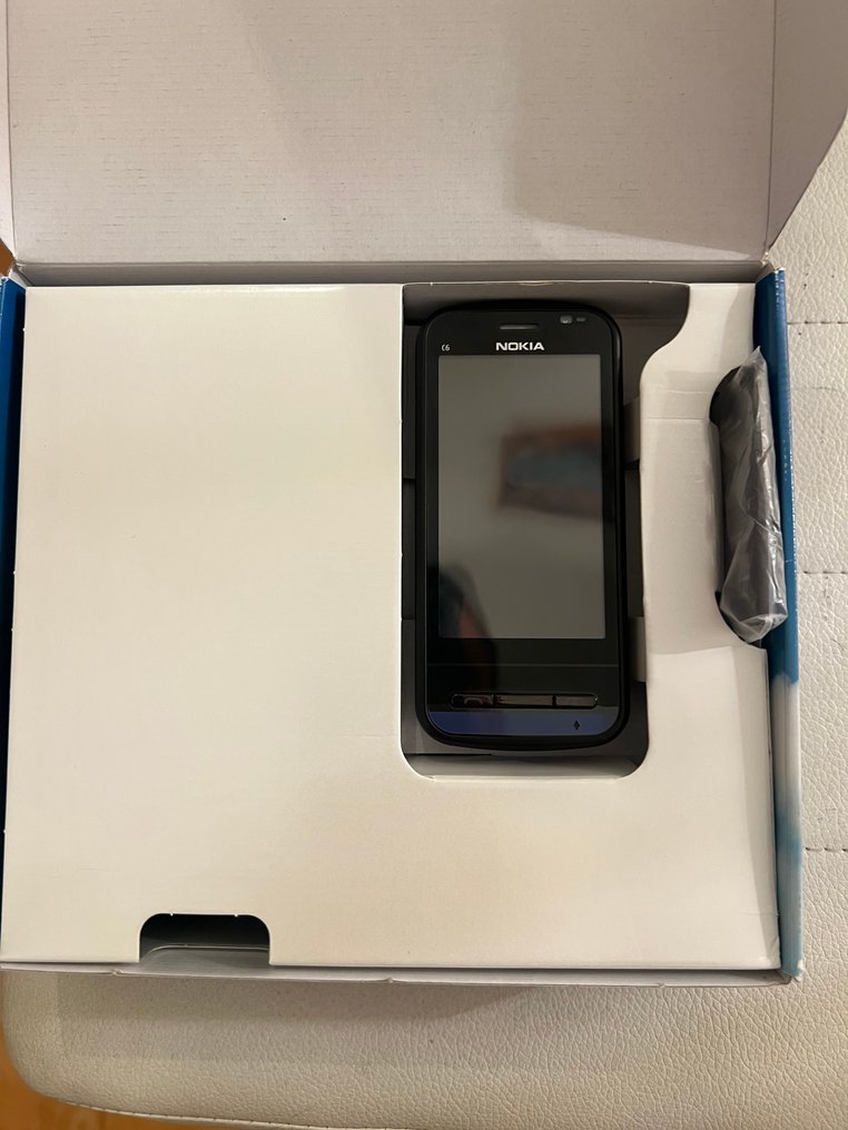 Nokia C6-00 - 行動電話 (1) - 帶原裝盒 #1.0