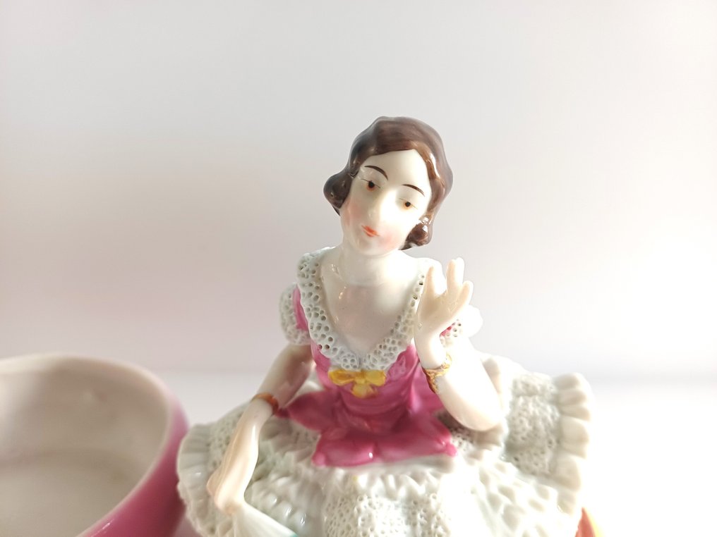 Figuriini - art deco poederdoos, trinket box - Posliini #2.1