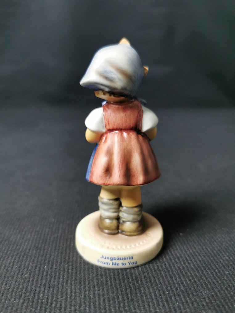 Statuetta, Vintage Hummel Goebel - Statuetta "Jungbauerin From Me to You" #1992 - TMK7 - 9.5 cm - Porcellana #2.1