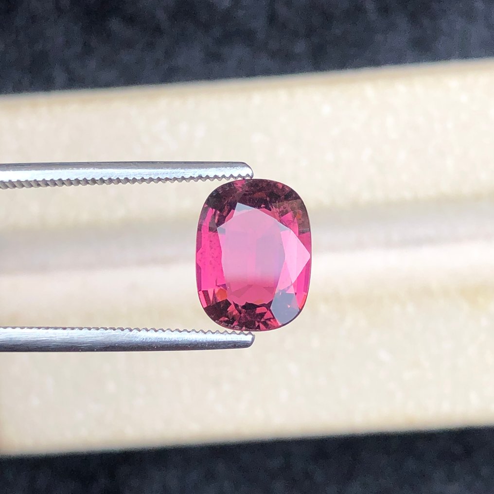No reserve price - 1 pcs  Pink Tourmaline  - 2.24 ct - International Gemological Institute (IGI) #1.0