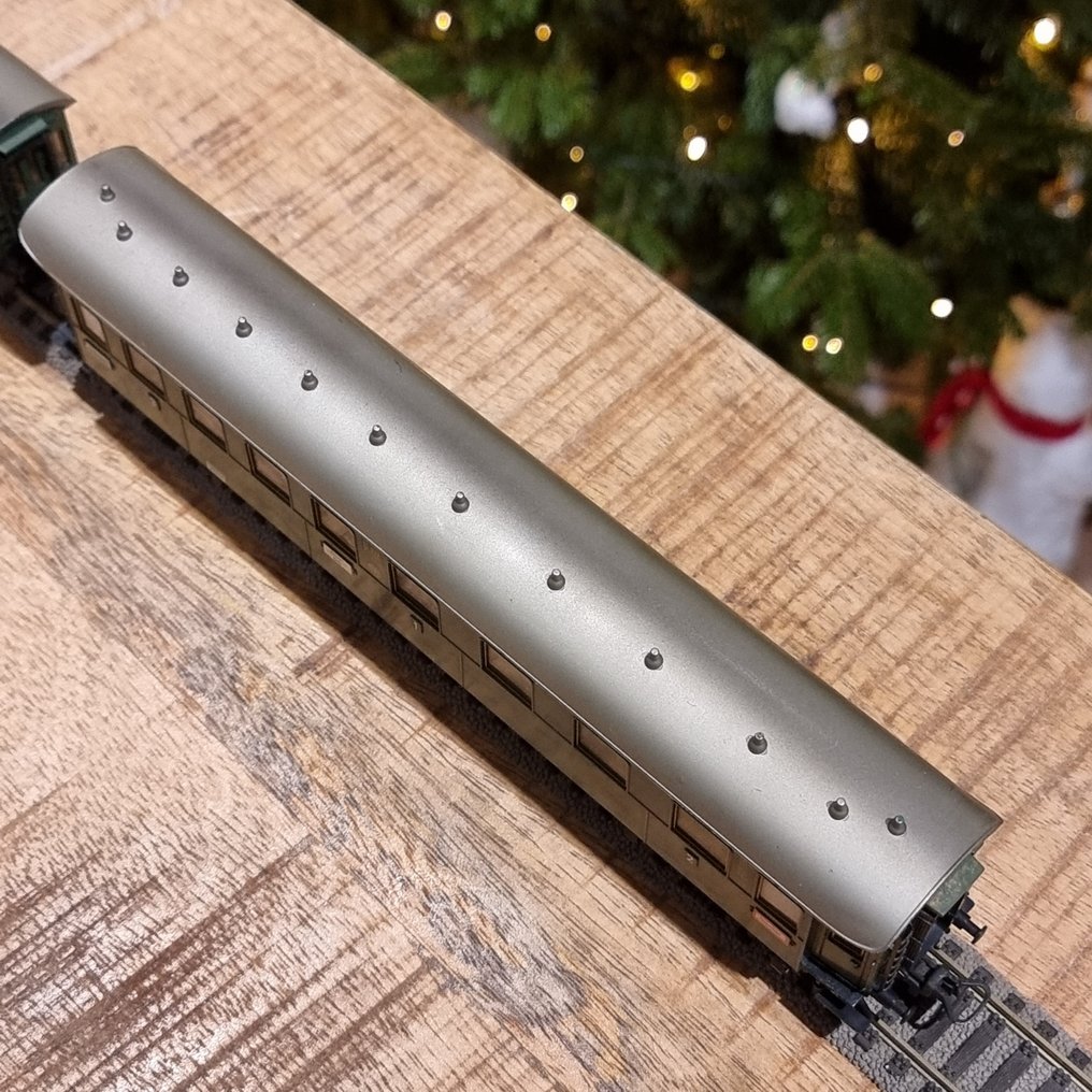 Märklin H0 - Voie ferrée pour trains miniatures (3) - Ensemble de trois voitures vertes à l'échelle H0. Pas de moteurs, voitures de passagers. - DB #3.2
