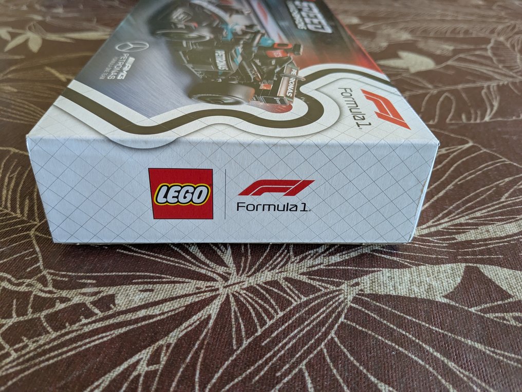 Lego Sæt - Speed Champions - Mercedes-AMG PETRONAS F1 Team W15E Performance; Oracle Red Bull Racing #4.3