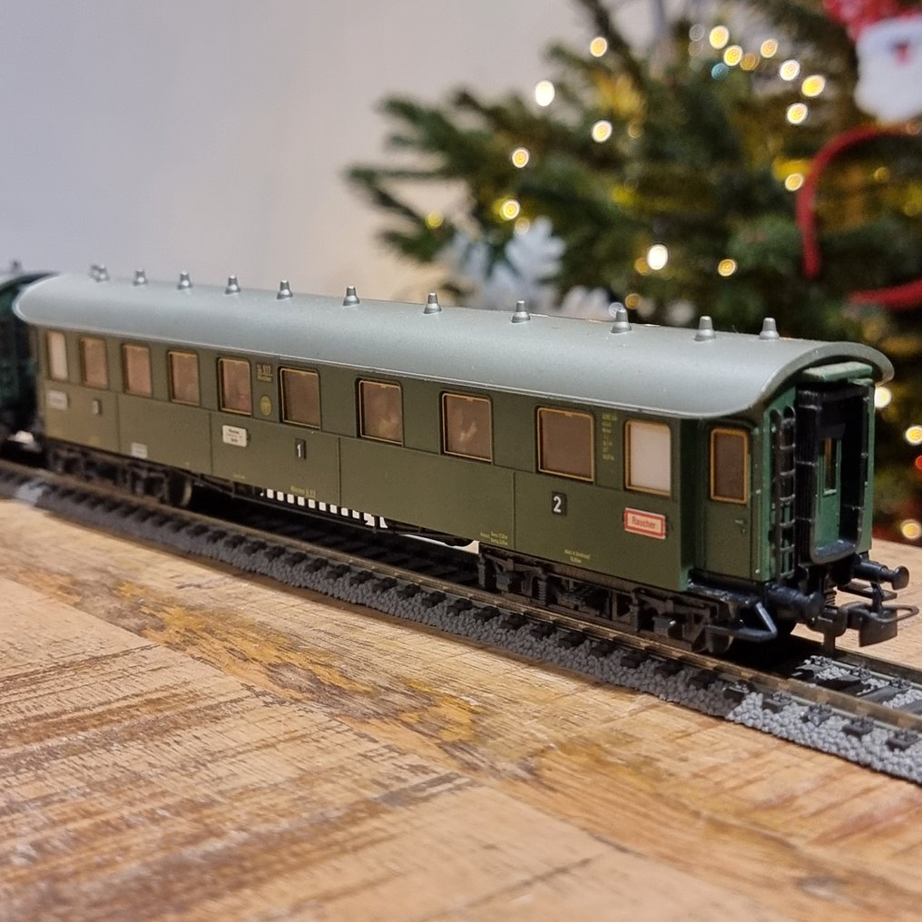 Märklin H0 - Voie ferrée pour trains miniatures (3) - Ensemble de trois voitures vertes à l'échelle H0. Pas de moteurs, voitures de passagers. - DB #1.0