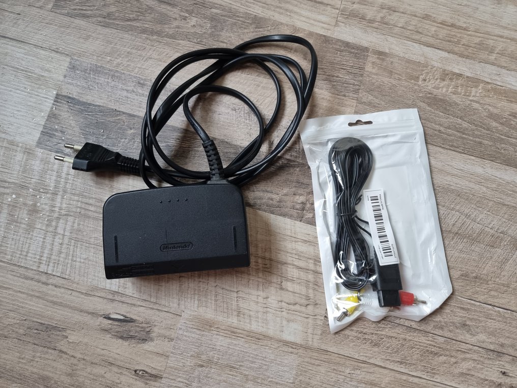 Nintendo - N64 - Nintendo 64 set met controller, voeding, AV-kabel en spellen Wave Race / FIFA 99 - Video game console + games - Without original box #4.3