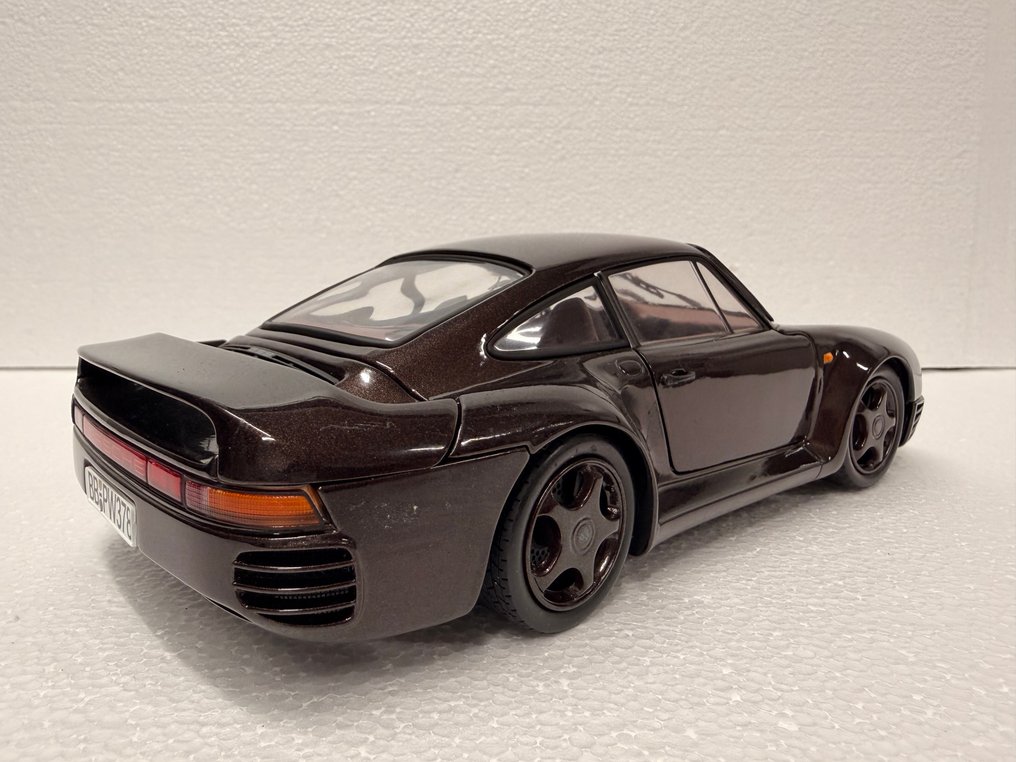 Exoto Motorbox 1:18 - Modellino di auto - Porsche 959 - Chocoladebruin #2.1