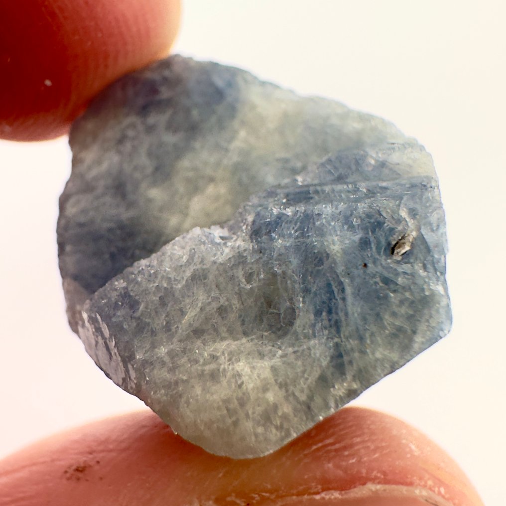 Ζαφείρι Τραχύς - Ύψος: 19 mm - Πλάτος: 16 mm- 10.63 g - (1) #1.0