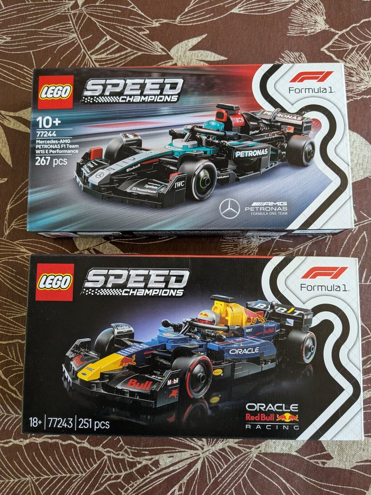 Lego Sæt - Speed Champions - Mercedes-AMG PETRONAS F1 Team W15E Performance; Oracle Red Bull Racing #1.0