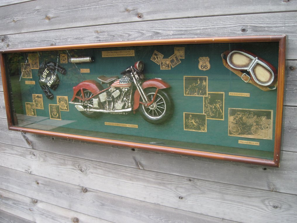 Display case - Wood, Glass - Harley-Davidson #1.0