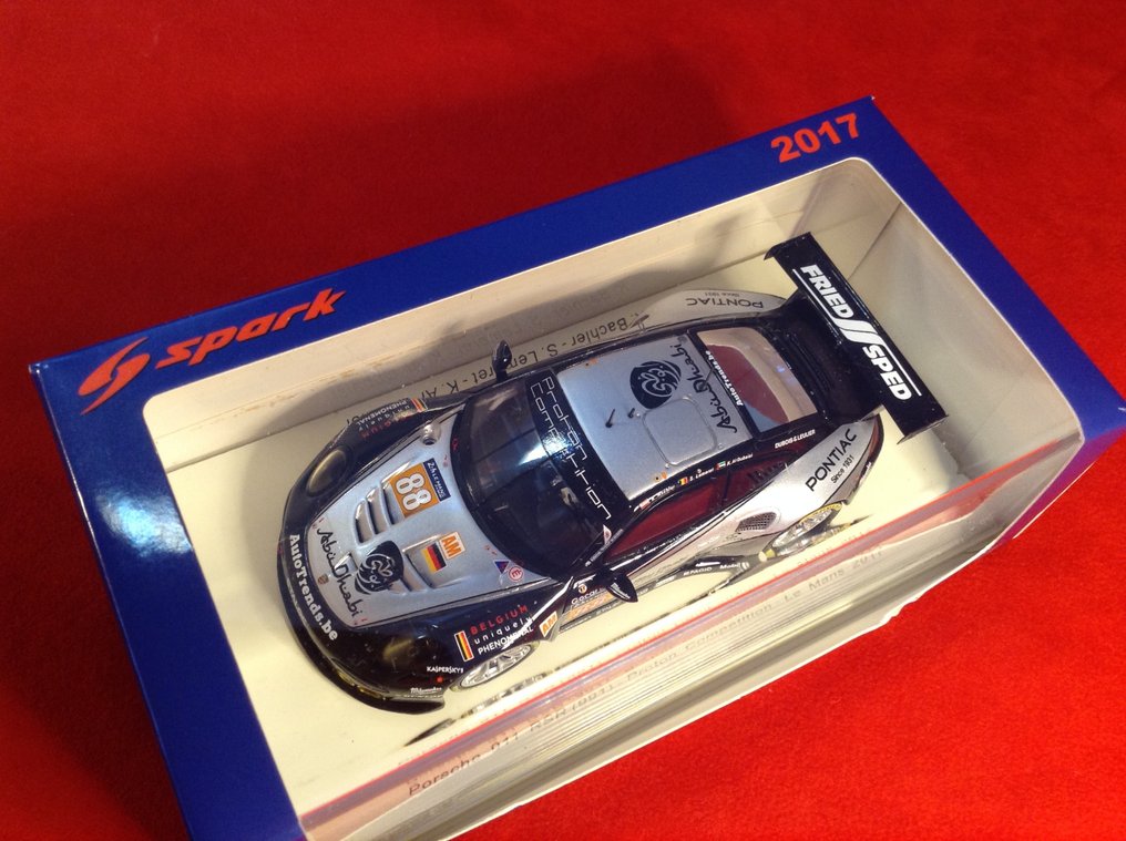 Spark 1:43 - Modellino di auto da corsa - ref. #S5840 Porsche 911 (991) RSR GTE Am Proton Competition "Abu Dhabi" Le Mans 2017 #88 - excellent quality - limited edition - hard to find today  #1.0