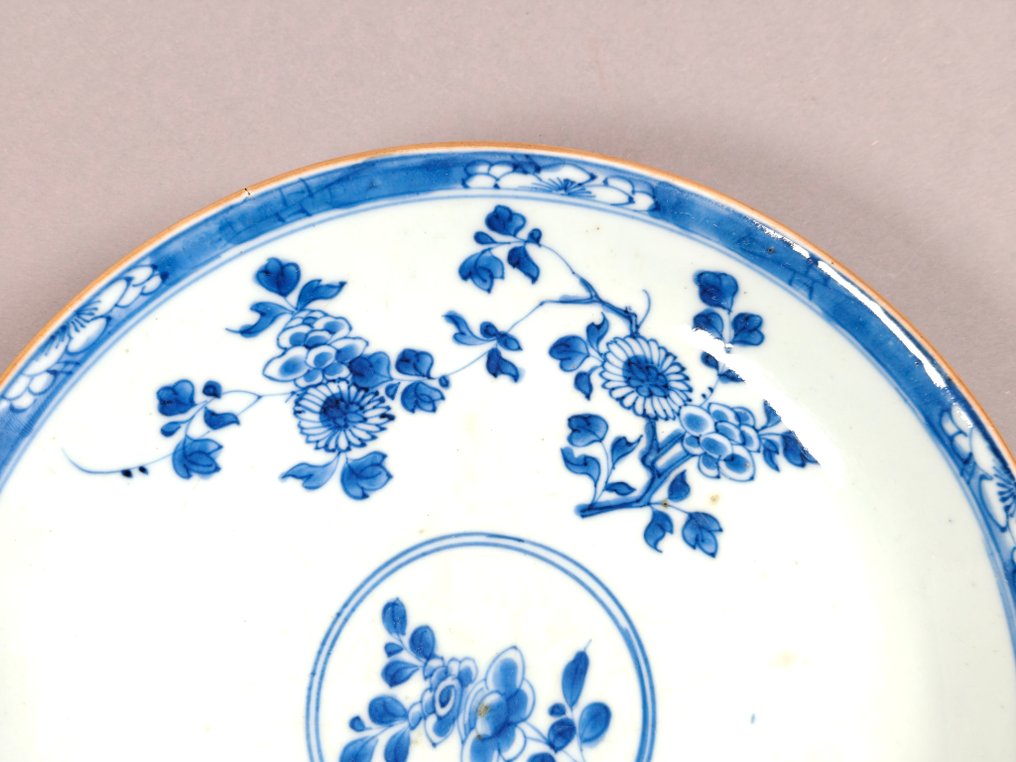 盘子 (2) - Schaal of schotel met een florale versiering - 瓷 #3.2