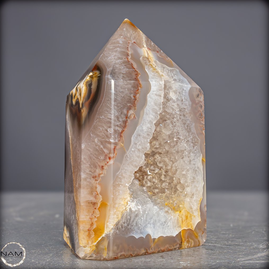 Natural agate obelisk with a crystalline light zone. rare exhibit- 610.06 g #1.0