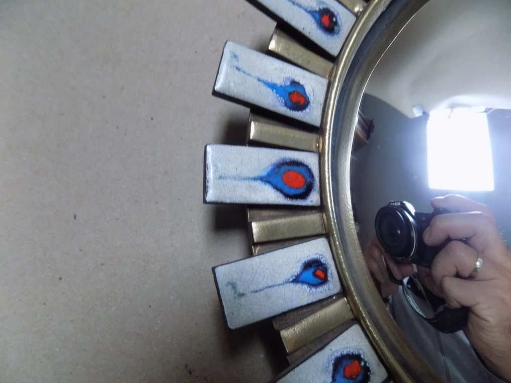 墙面镜子  - 玻璃，金属 - 复古太阳镜配有搪瓷铭牌 #3.2