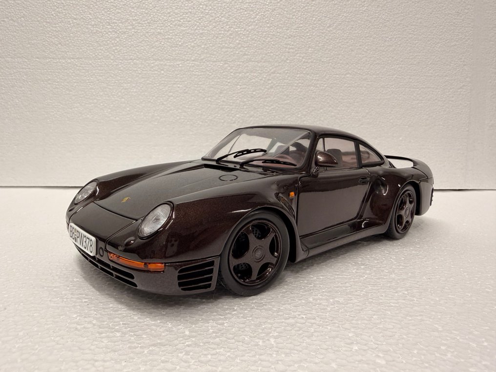 Exoto Motorbox 1:18 - Modellino di auto - Porsche 959 - Chocoladebruin #1.0
