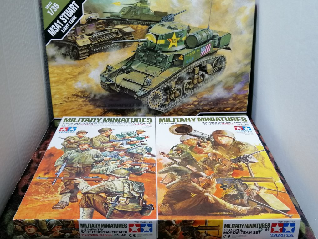 Academy - Tamiya - 玩具 Lotto 'U.S. Army 1941/45 ' con 5 kit nuovi in plastica in scala 1:35 da assemblare + 1 rivista - 2000-2010 - 日本 + 韩国 #3.2