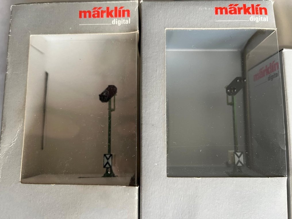 M e4rklin en MFX H0 - 76383,  MFX 76471, 74308 - Digital kontrollenhet (4) - Fire originale Märklin-signalbokser, to med artikkelnummer 76383, én 76471 MFX, én 74308. I eske. #3.2