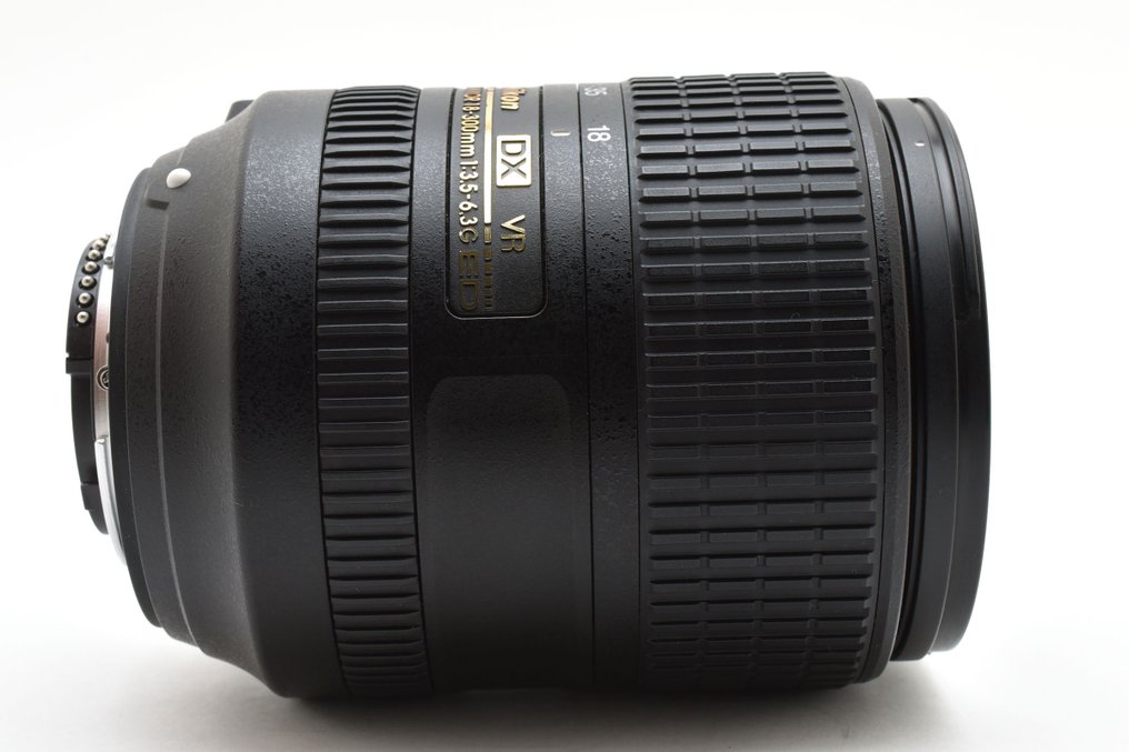 Nikon AF-S DX NIKKOR 3.5-6.3/18-300mm G ED VR Zoomlens #4.3