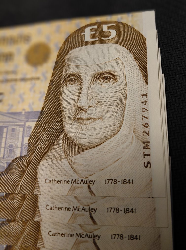 Ireland Republic. - 8 x 5 Pounds - 1994/1999 - Pick 75b  (No reserve price) #2.1