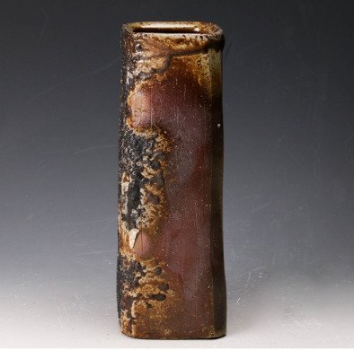 Fujiwara Keisuke (Kyōsuke) – Bizen Yōhen Shihō Hanaike (Bizen Kiln-Change Square Vase) - Porcelain - Fujiwara Keisuke - Japan - Shōwa period (1926-1989) #1.0
