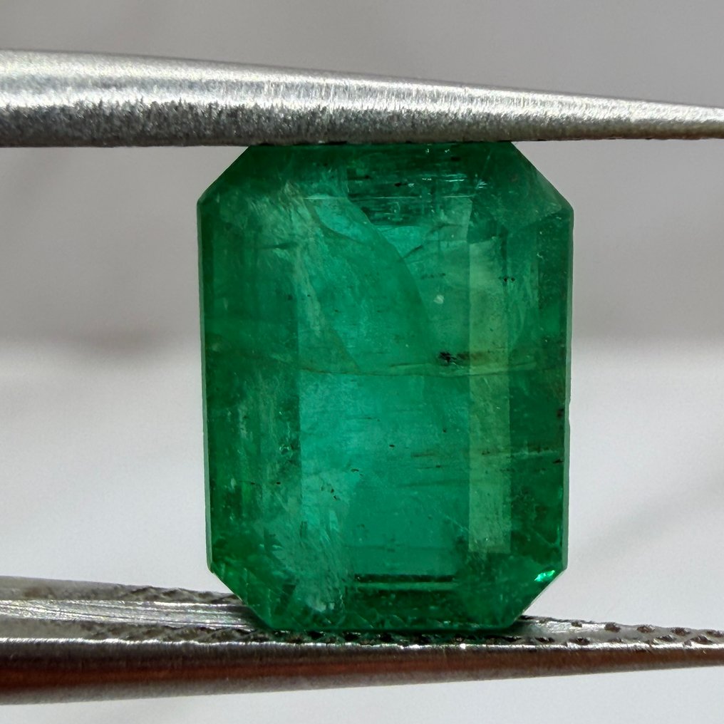 Ingen reservasjonspris - 1 pcs Grønn Smaragd - 3.21 ct - Det internasjonale gemologiske institutt (IGI) - Naturalismemerstein #2.1
