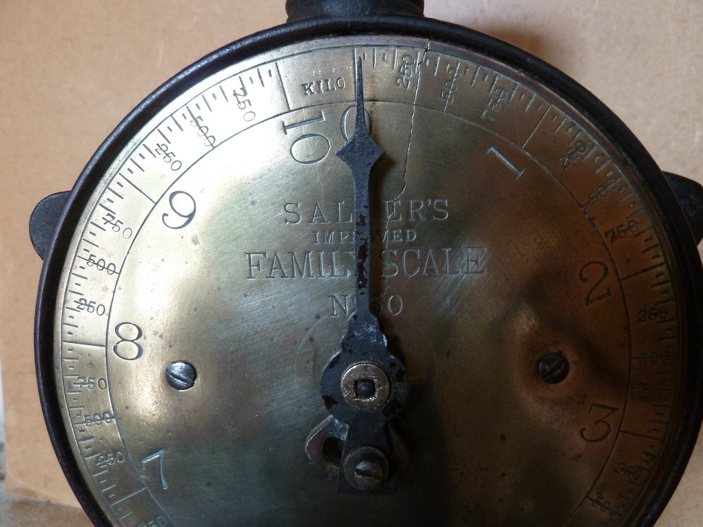 天平或秤 - 源 - 古老的铸铁天平 #2.1