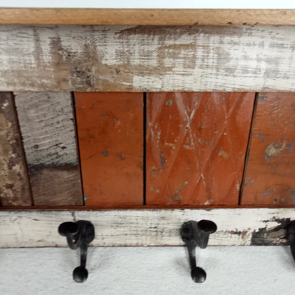 Piet Hein Eek-stijl - Coat rack - Timber with iron hooks - Reclaimed wood furniture #4.3
