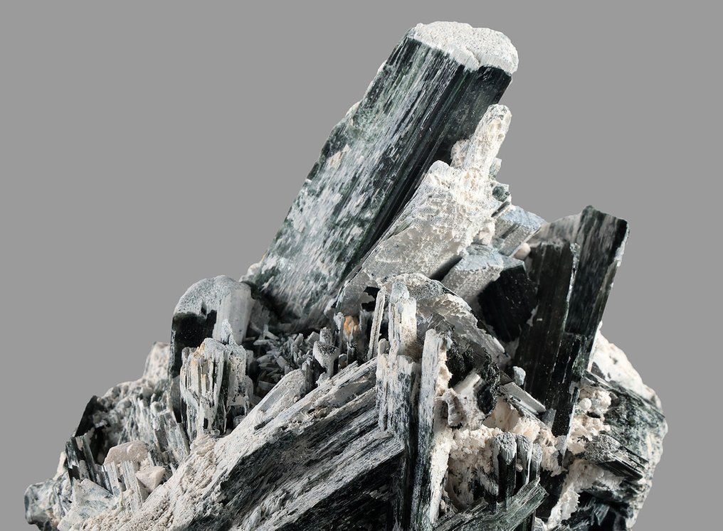 Actinolite Crystal cluster- 422 g - (1) #2.1