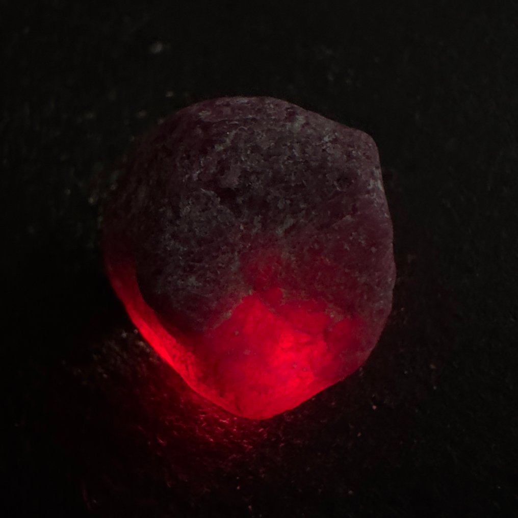 Rubino Grezzo - Altezza: 16 mm - Larghezza: 13 mm- 5.14 g - (1) #1.0