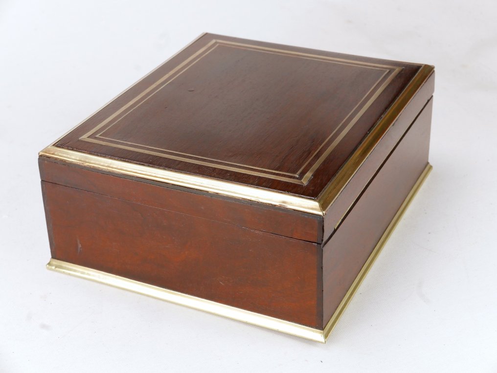 Κουτί κοσμημάτων - πλακάκι από καρυδιά και λωρίδα μπρούντζου - Σετ κοσμημάτων & ρολογιών #3.2